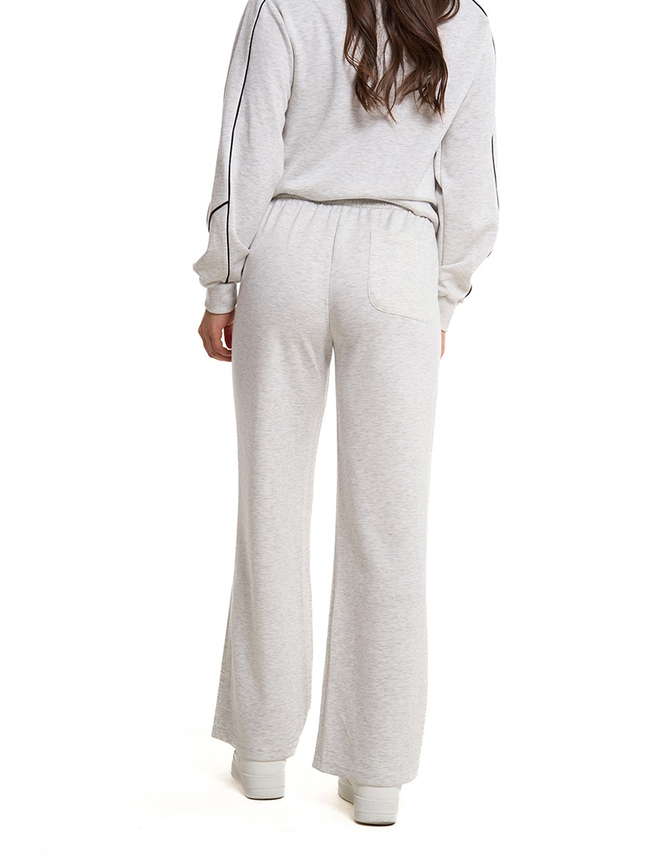 Conjunto deportivo regular con elástico para mujer 3