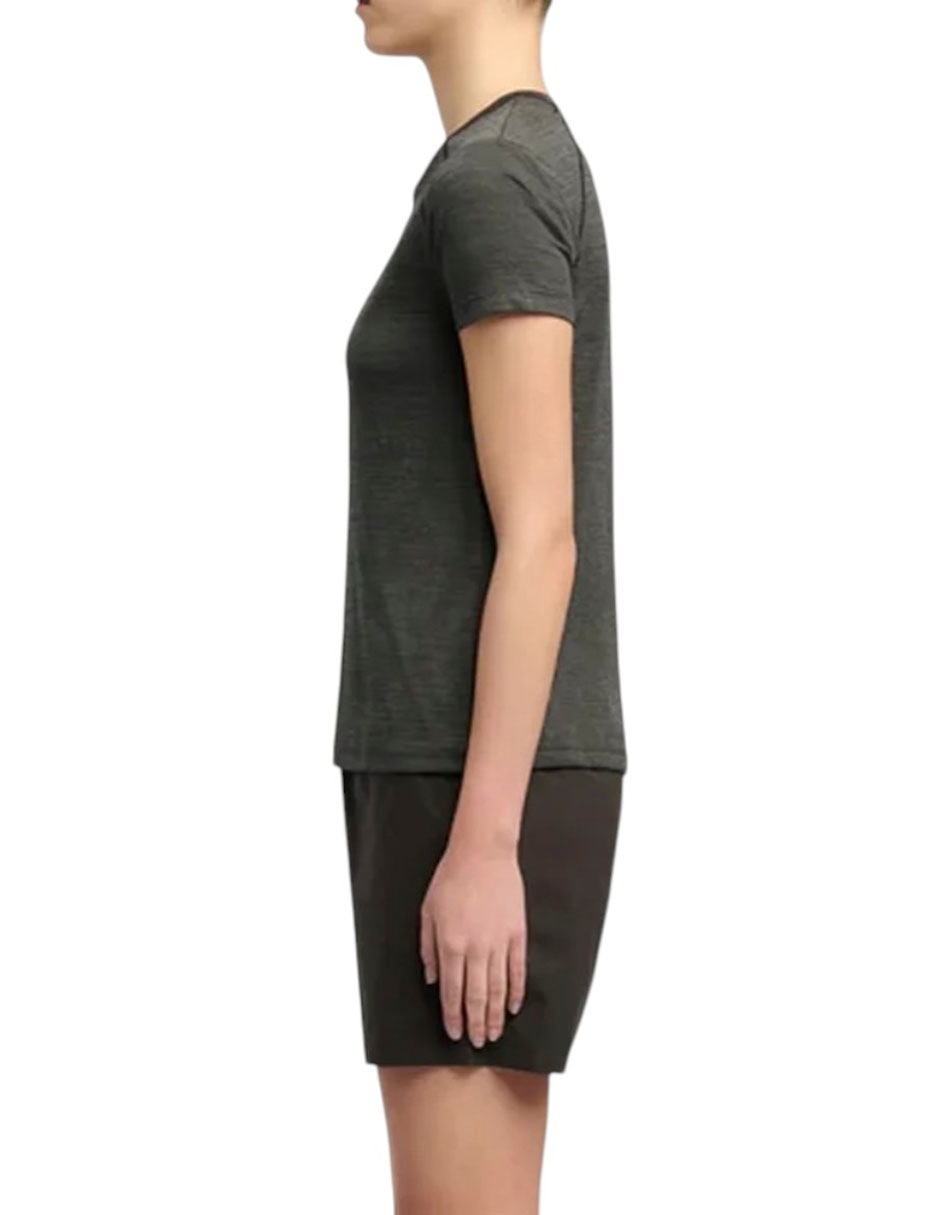 Playera deportiva para entrenamiento de mujer 3