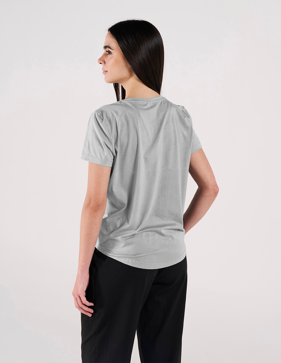 Playera Deportiva para entrenamiento de mujer 4